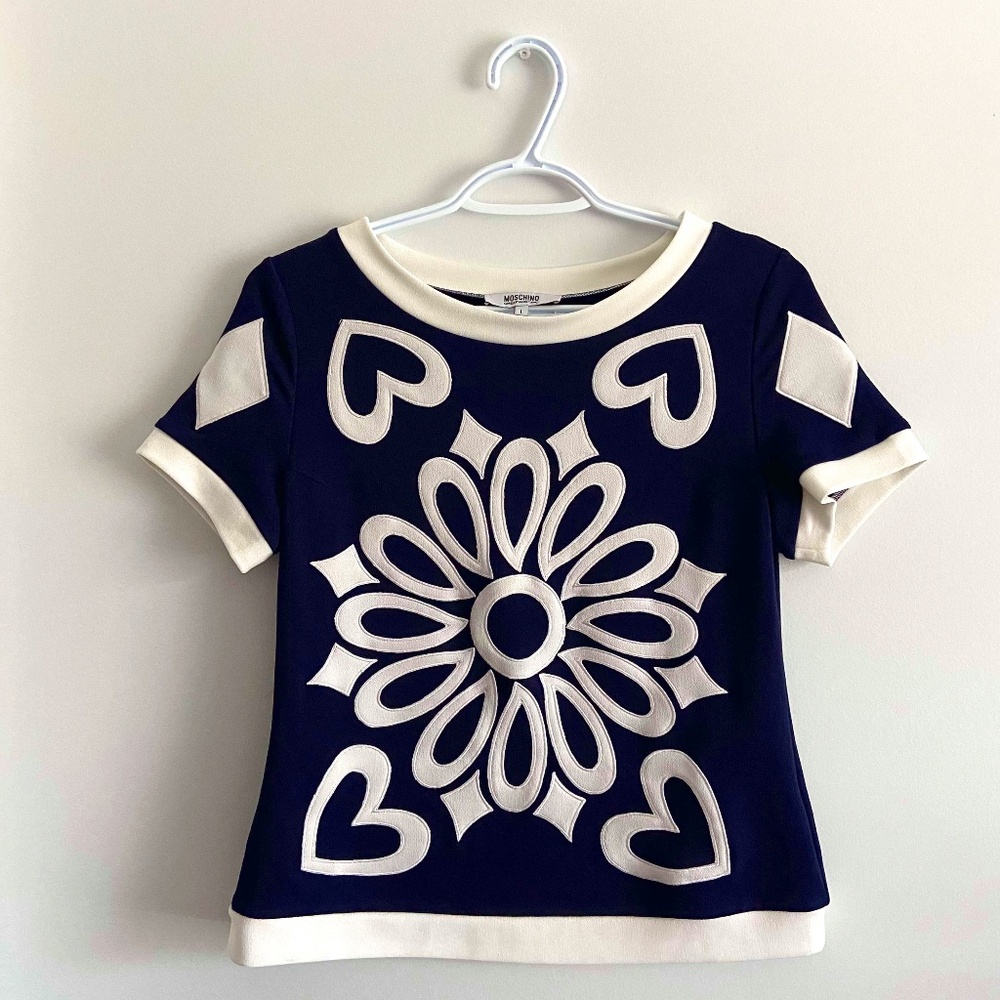 MOSCHINO BLUE WHITE PLAYING CARDS POKER SHORT SLEEVE CROPPED AVANT GARDE RARE